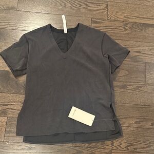 NWT lululemon t shirt